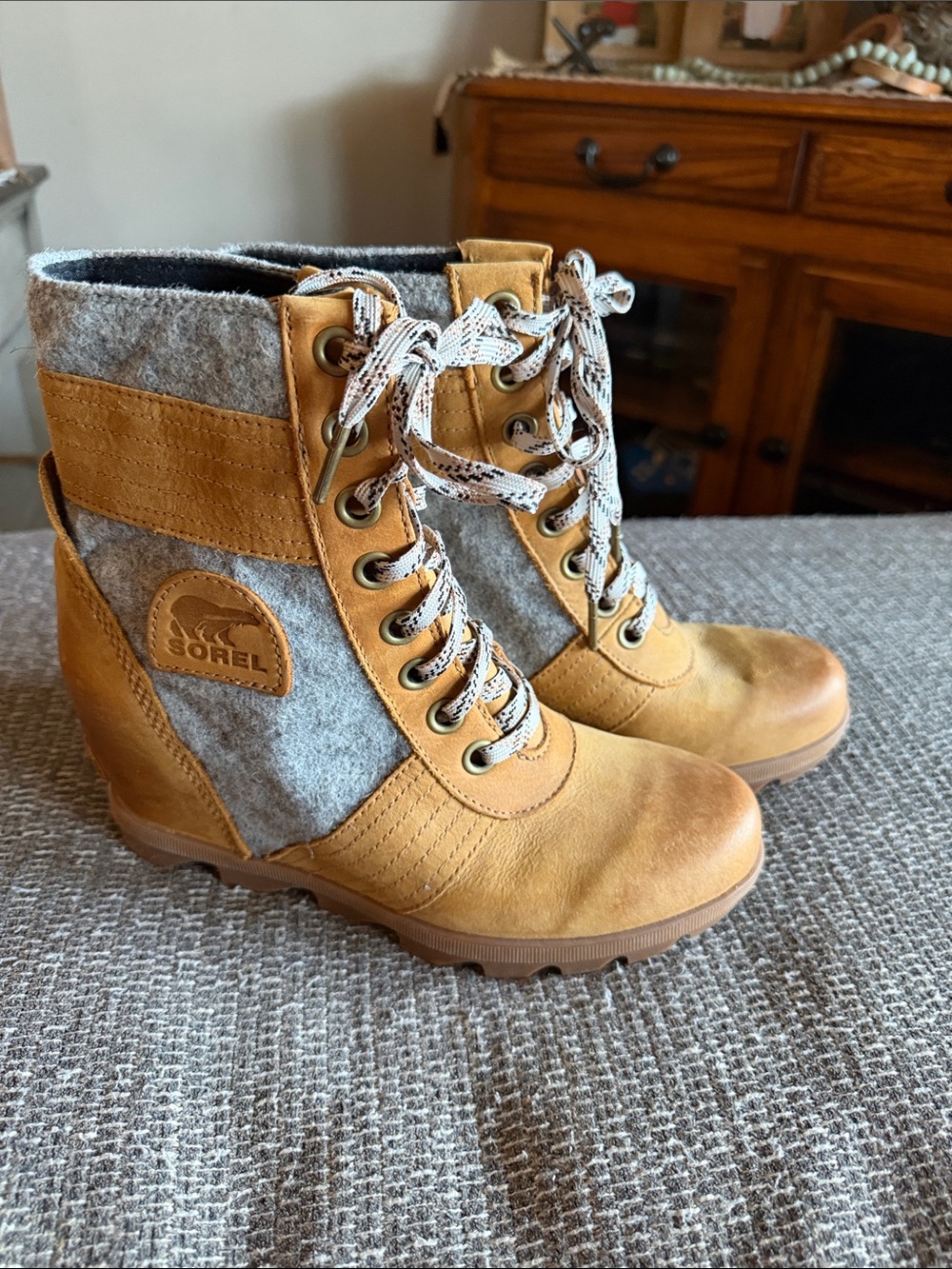 Sorel Women's Tan and Gray Lace-Up Wedge Ankle Boots